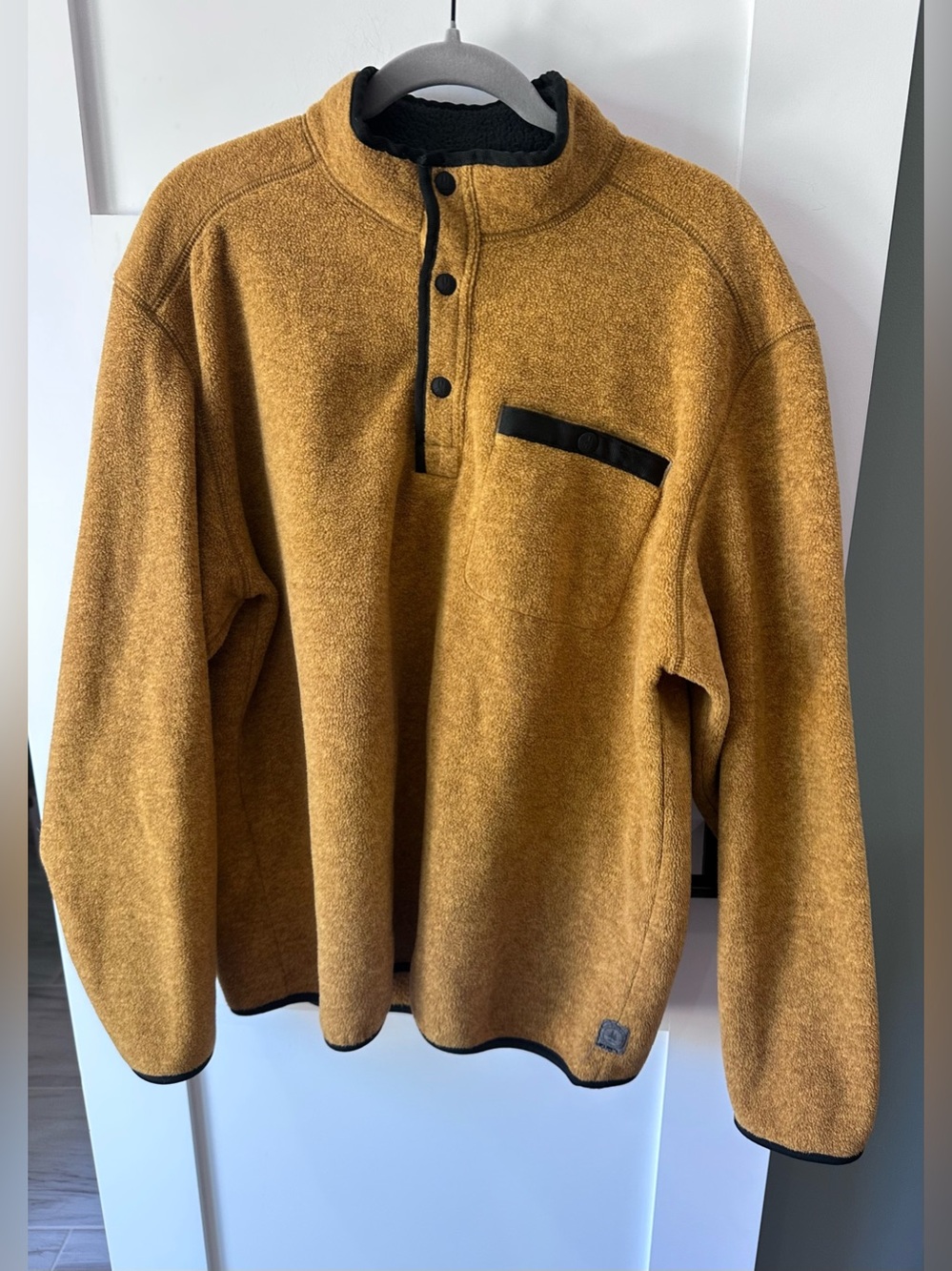 G.H. Bass Co Men Arctic Terrain Polar Fleece 1/4 Snap Mockneck Mustard Pullover